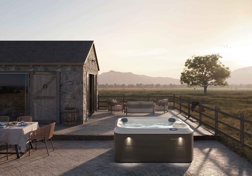 Jacuzzi J-200 v exteriéri