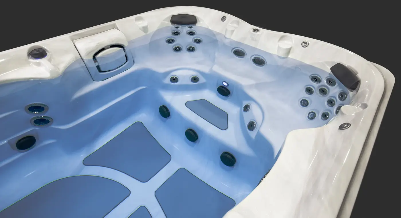 Dve ochladzovacie sedadlá – J-19DT™ PowerPro™ – Swim Spa a vírivka